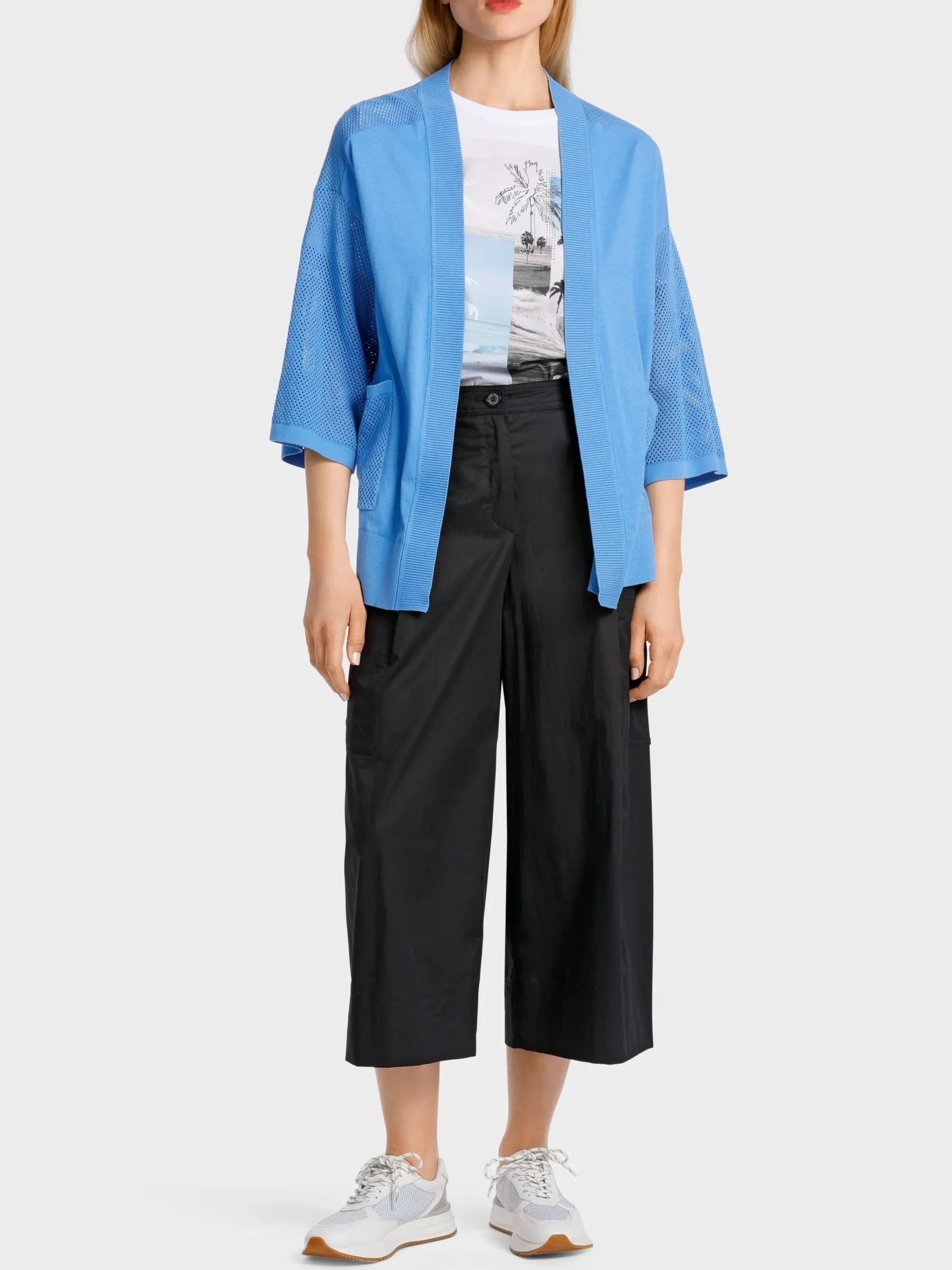 Marc Cain Jacken-CARDIGAN MIT LOCHINSERT bright azure