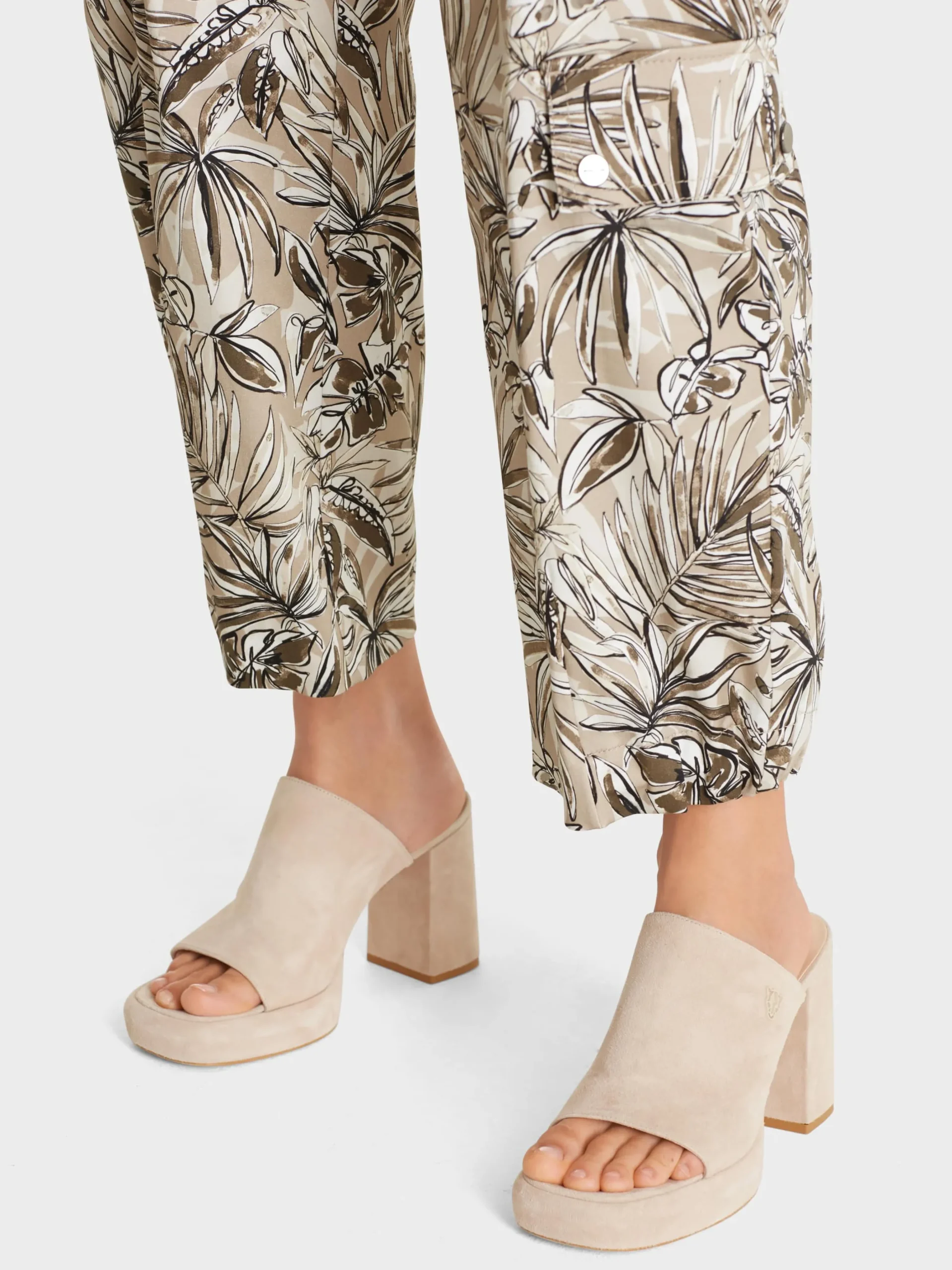 Marc Cain Hosen-CARGOHOSE RENTON MIT FLORALEM PRINT light stone