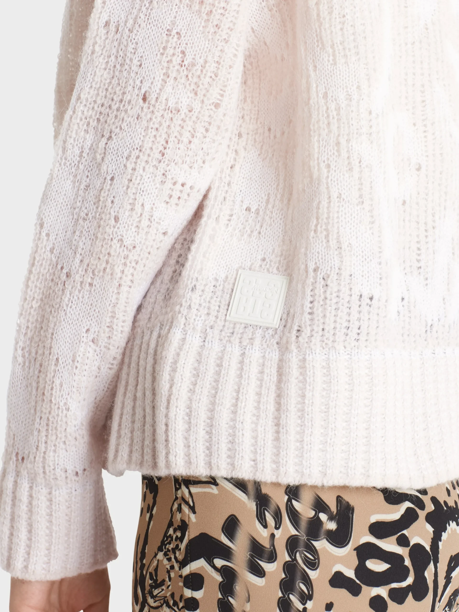 Marc Cain Pullover & Sweatshirts|Strick-GEMUSTERTER SWEATER – KNITTED IN GERMANY soft moon rock