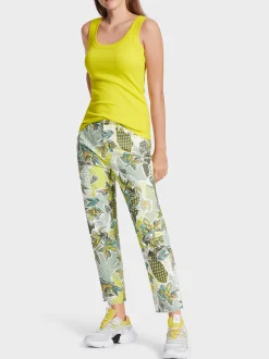 Marc Cain Shirts & Tops-KÖRPERNAHES, ÄRMELLOSES TOP soft limeade