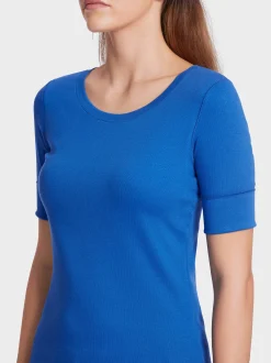 Marc Cain Shirts & Tops-KÖRPERNAHES T-SHIRT MIT ¾-ÄRMEL bright royal blue