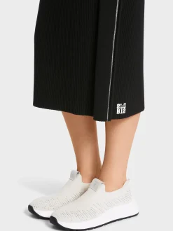 Marc Cain Kleider|Strick-MAXIKLEID GESTRICKT – „RETHINK TOGETHER” black
