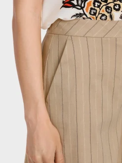 Marc Cain Hosen|Hosenanzüge-MODELL WEIDA – SHORTS MIT LUREXSTREIF deep sand