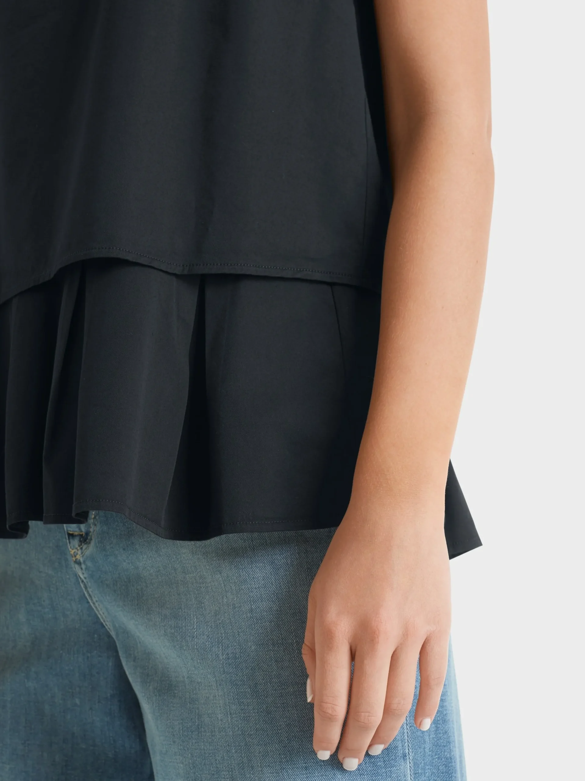 Marc Cain Shirts & Tops-ÄRMELLOSES TOP MIT GEFÄLTELTEM SCHÖßCHEN midnight blue