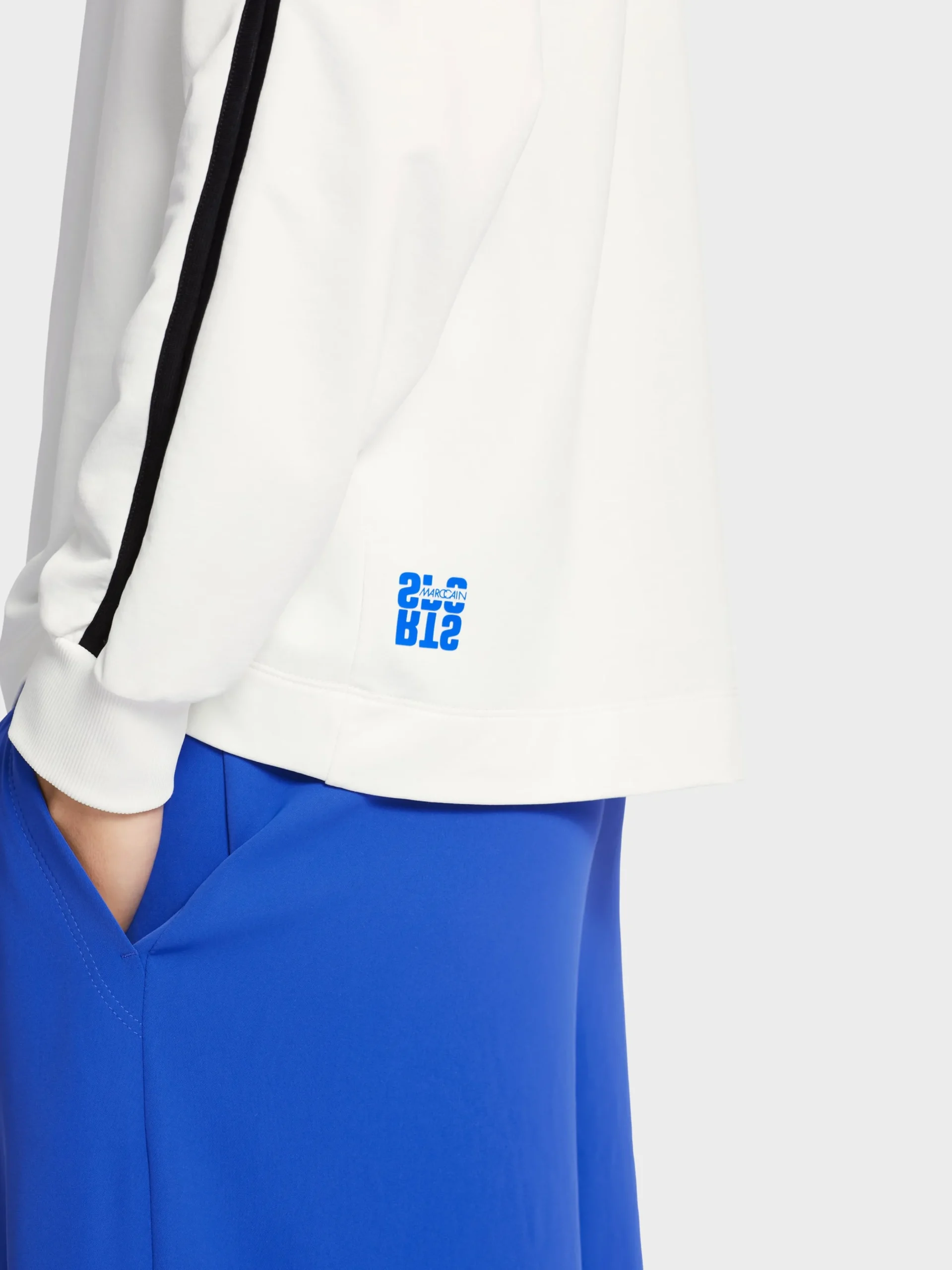 Marc Cain Pullover & Sweatshirts-SCHULTERFREIES SWEATSHIRT MIT NETZDETAIL off-white