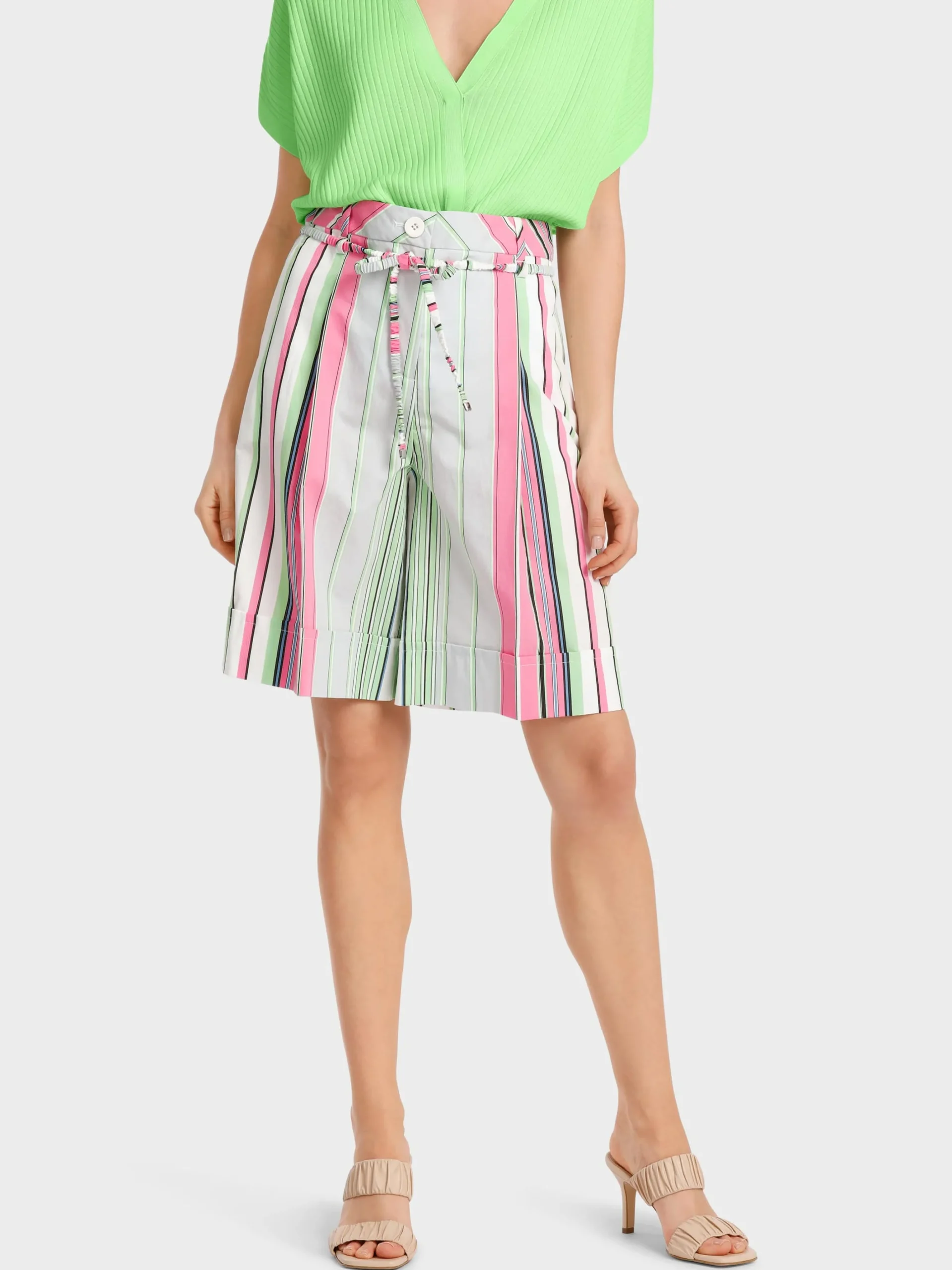 Marc Cain Hosen-SHORTS MIT LÄNGSSTREIF – MODELL WICHITA smoky ice new