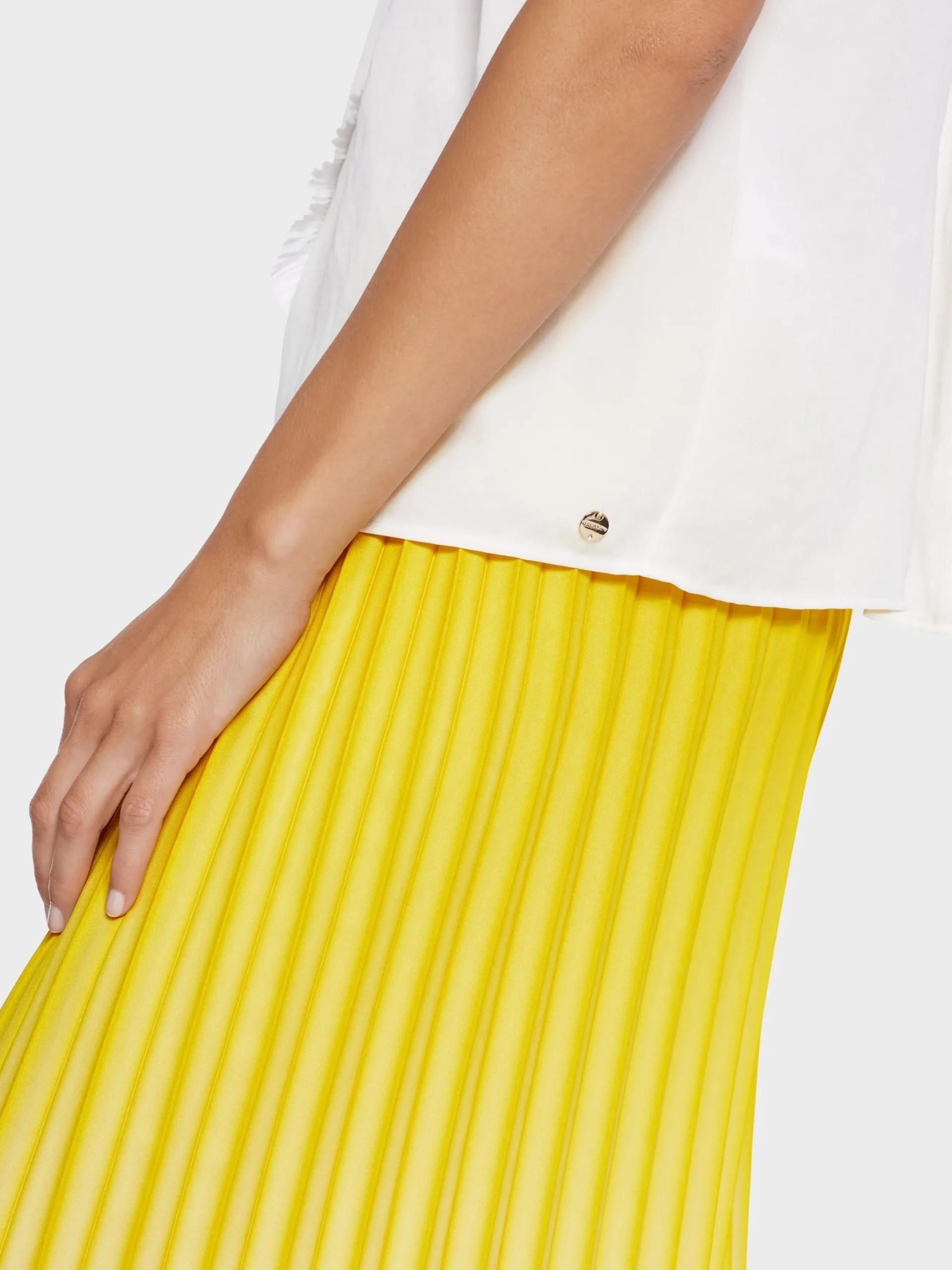 Marc Cain Shirts & Tops-TOP MIT RÜSCHEN-DETAIL off-white