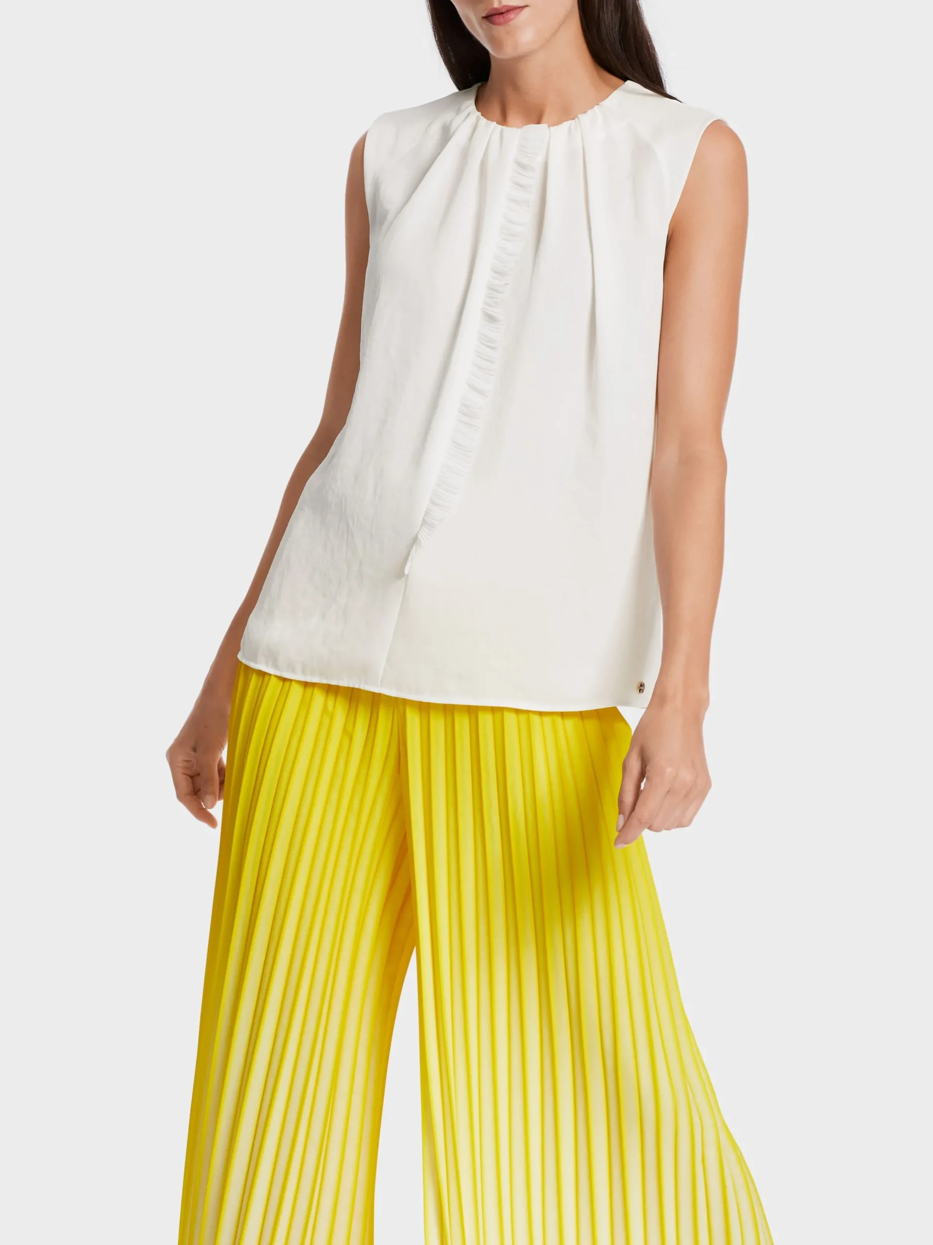 Marc Cain Shirts & Tops-TOP MIT RÜSCHEN-DETAIL off-white