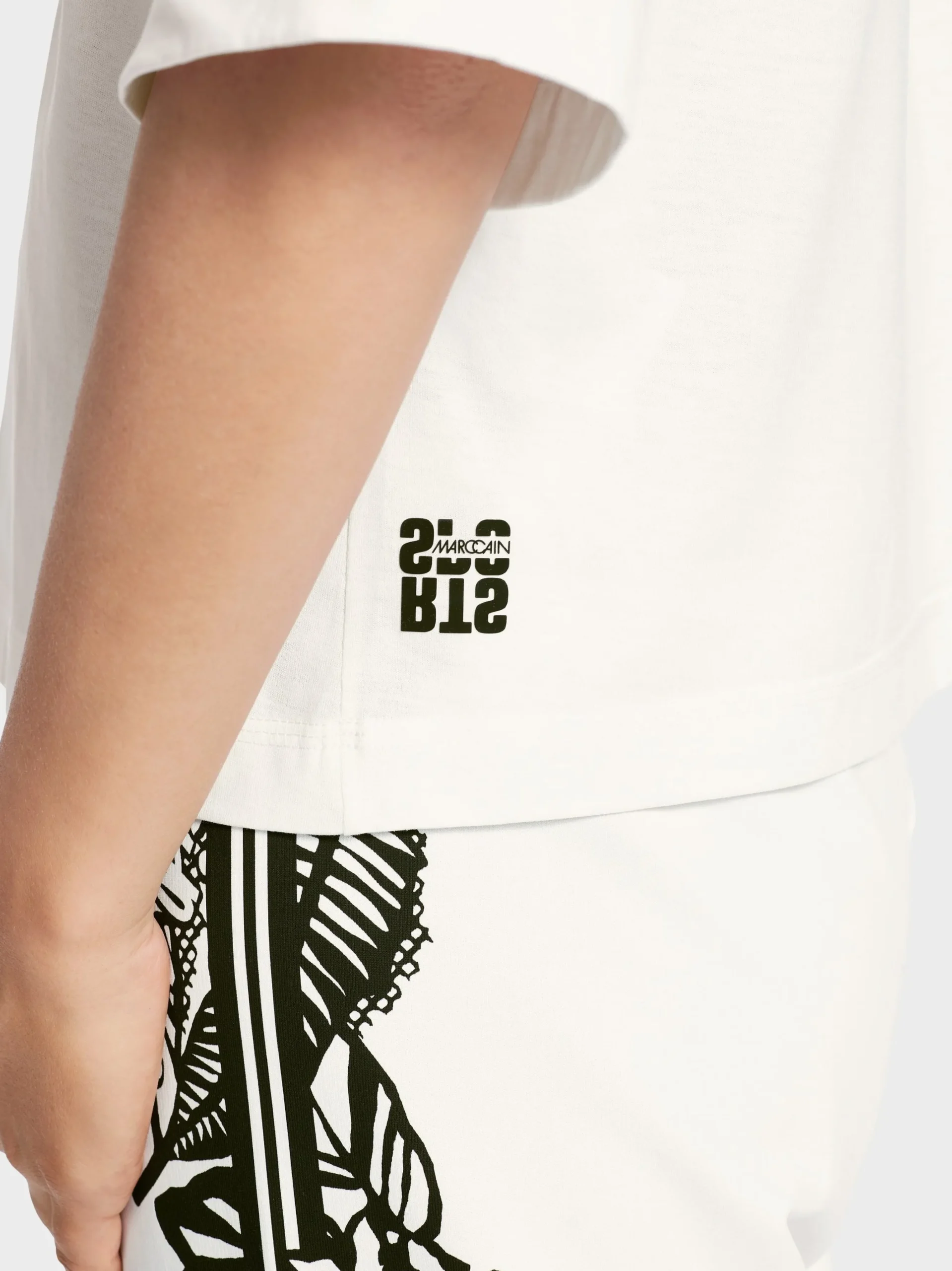 Marc Cain Shirts & Tops-T-SHIRT AUS REINER BAUMWOLLE off-white