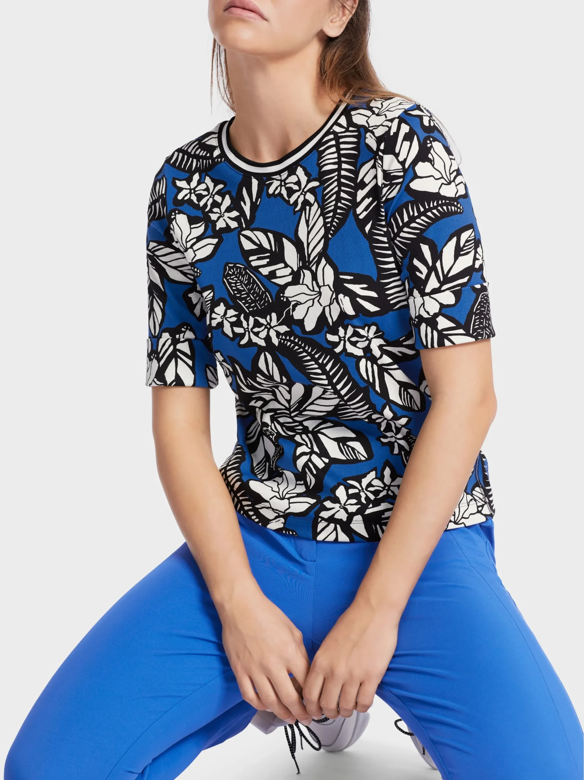 Marc Cain Shirts & Tops-T-SHIRT MIT FLORALEM PRINT bright royal blue