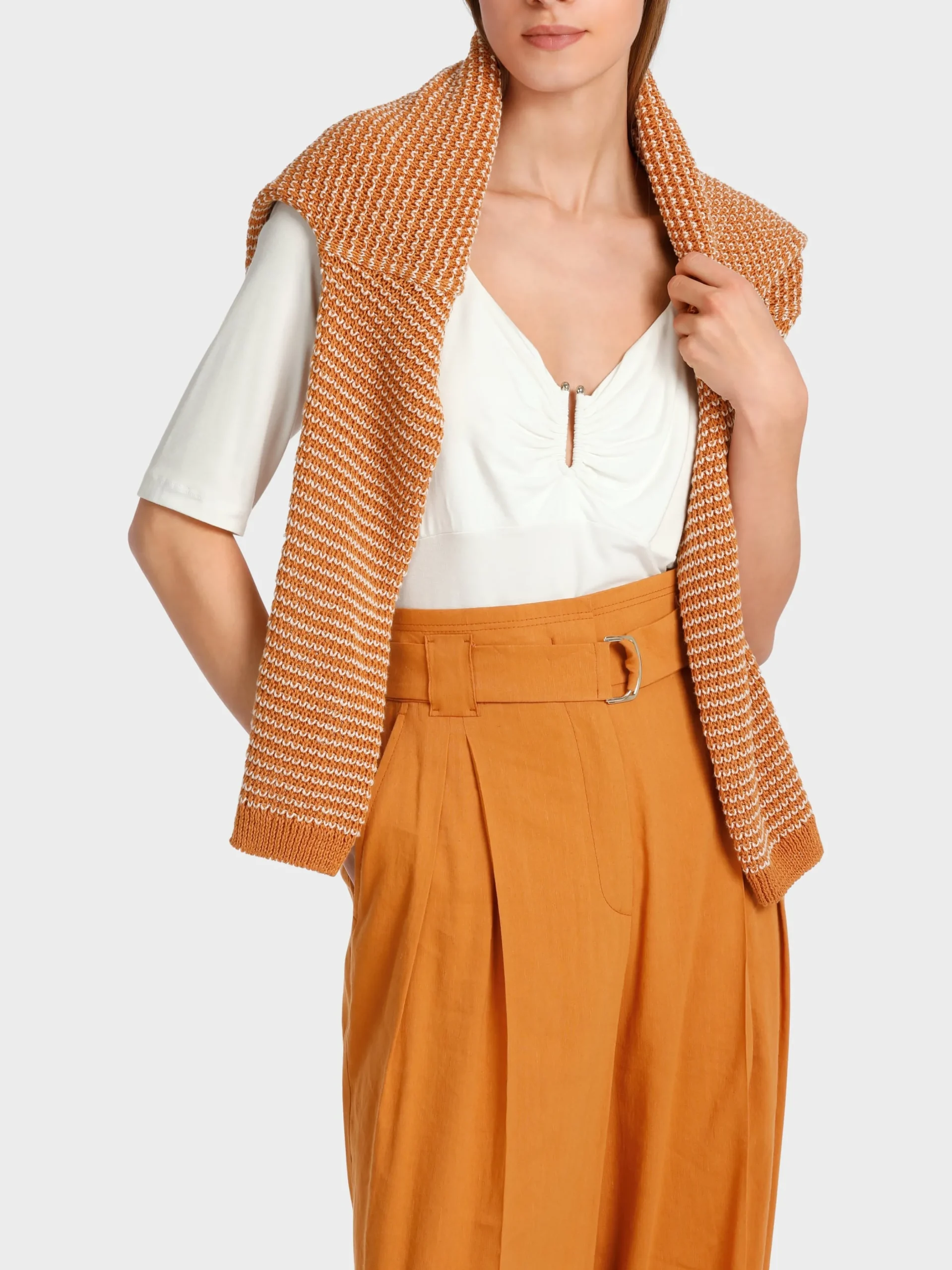 Marc Cain Shirts & Tops-T-SHIRT MIT HERZFÖRMIGEM DEKOLLETEE off-white