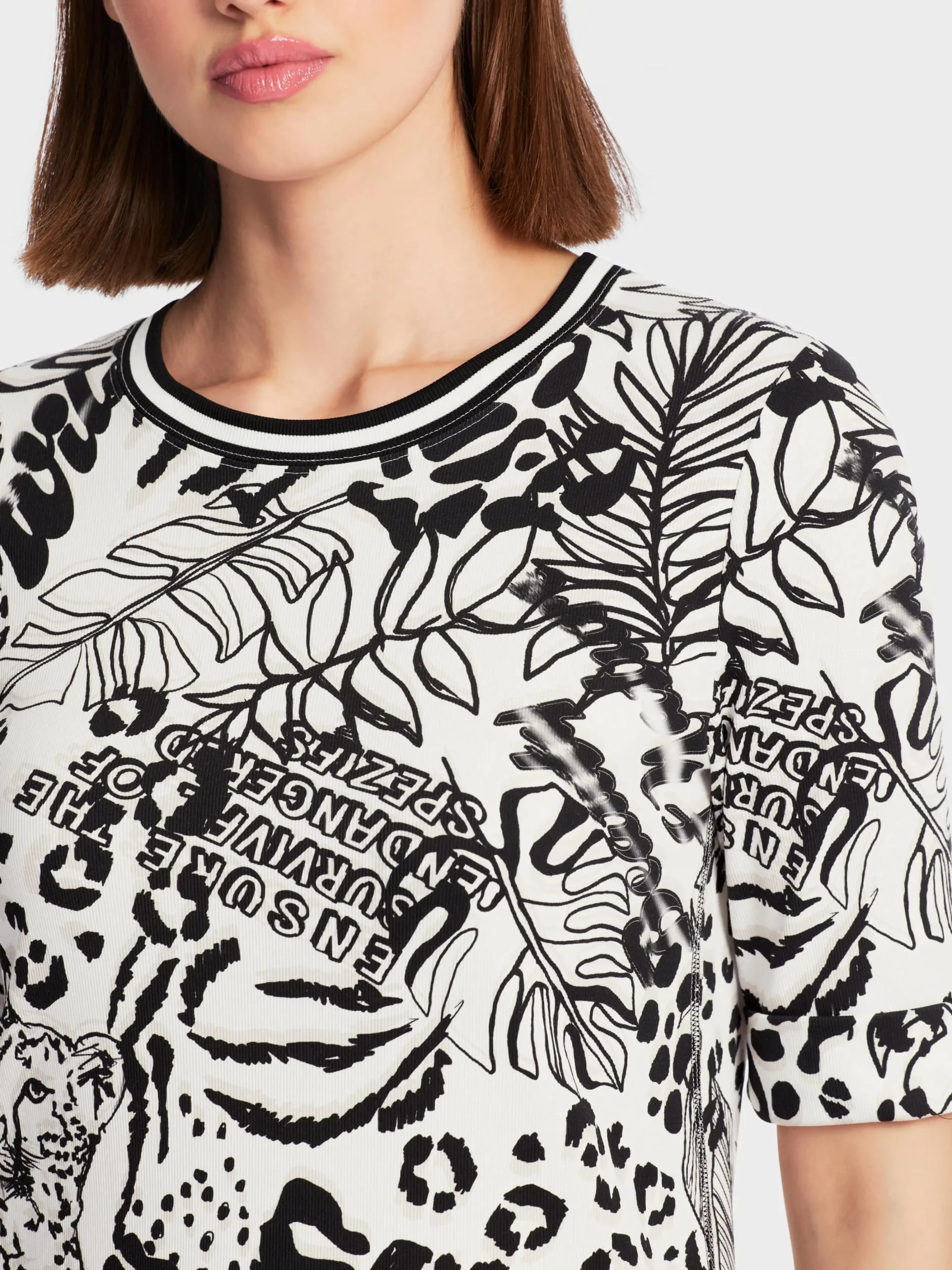 Marc Cain Shirts & Tops-T-SHIRT MIT LEO-PRINT off-white