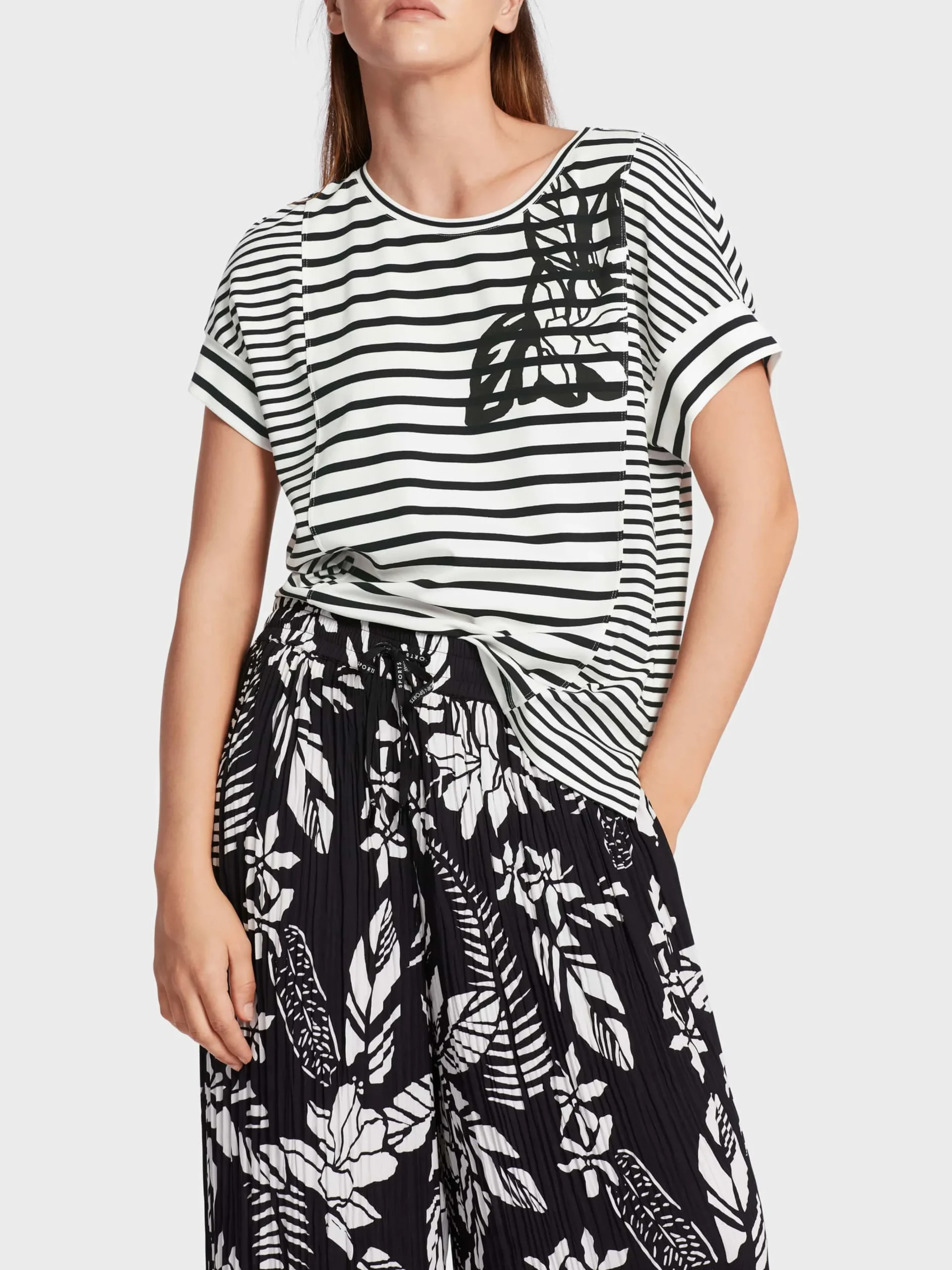 Marc Cain Shirts & Tops-T-SHIRT MIT STREIFENVARIATIONEN white and black