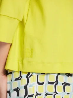 Marc Cain Shirts & Tops-T-SHIRT MIT TIEFEM RUNDHALS soft limeade