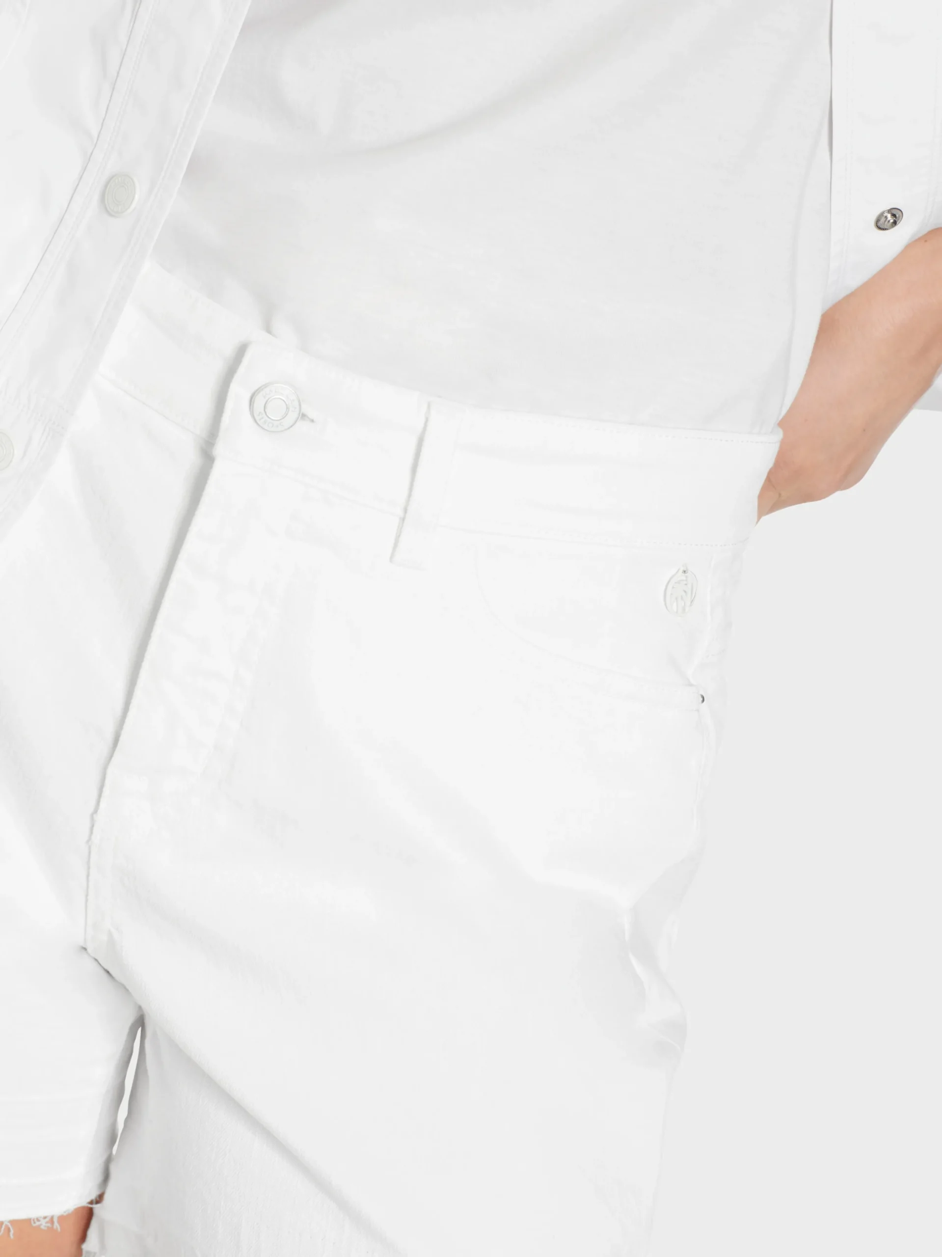 Marc Cain Hosen-UNIFARBENE "RETHINK TOGETHER" SHORTS white