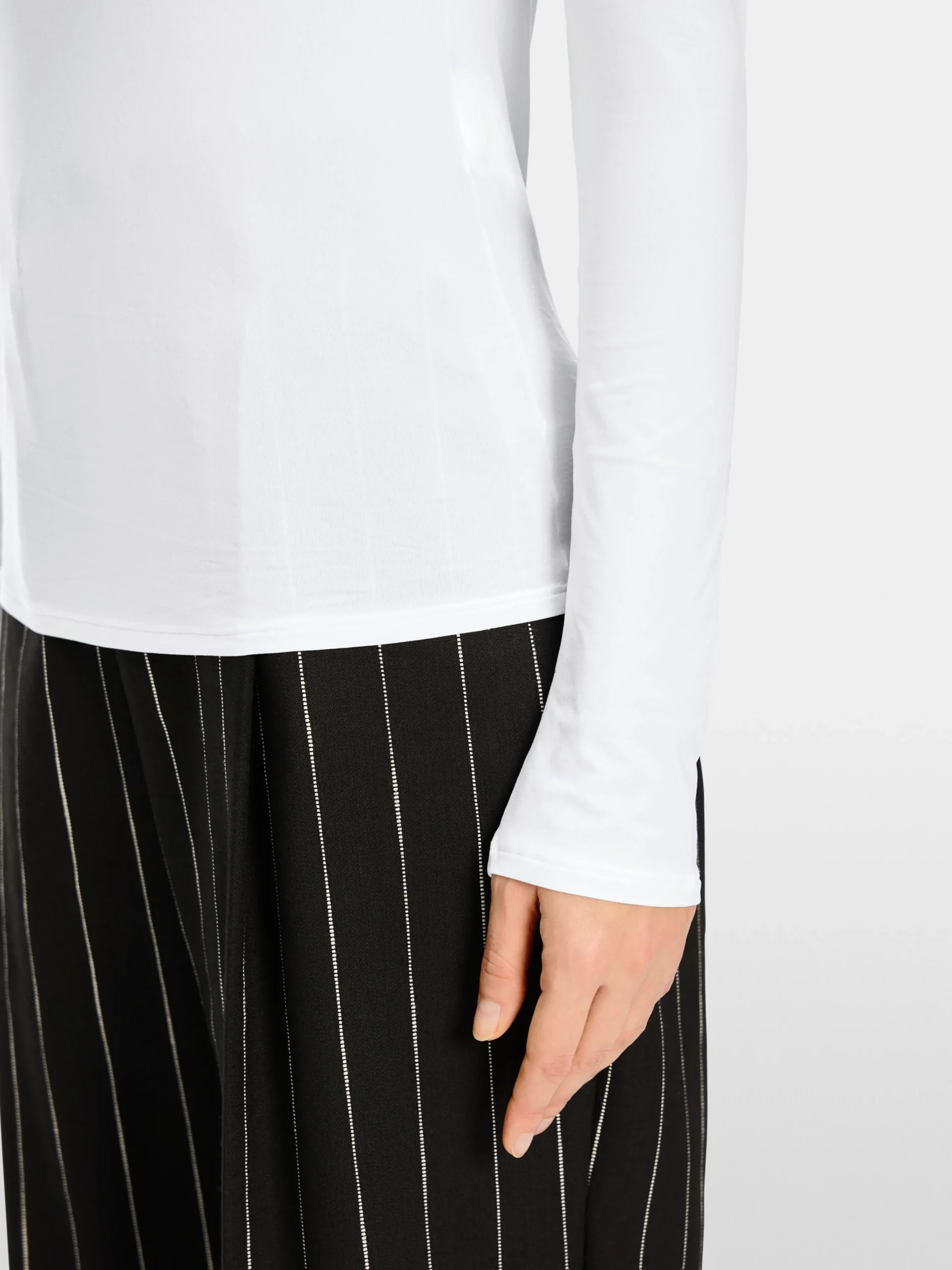 Marc Cain Shirts & Tops-ZARTER ROLLKRAGENPULLOVER white